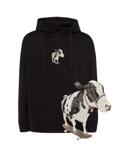 hoodie krowa na desce1.jpg
